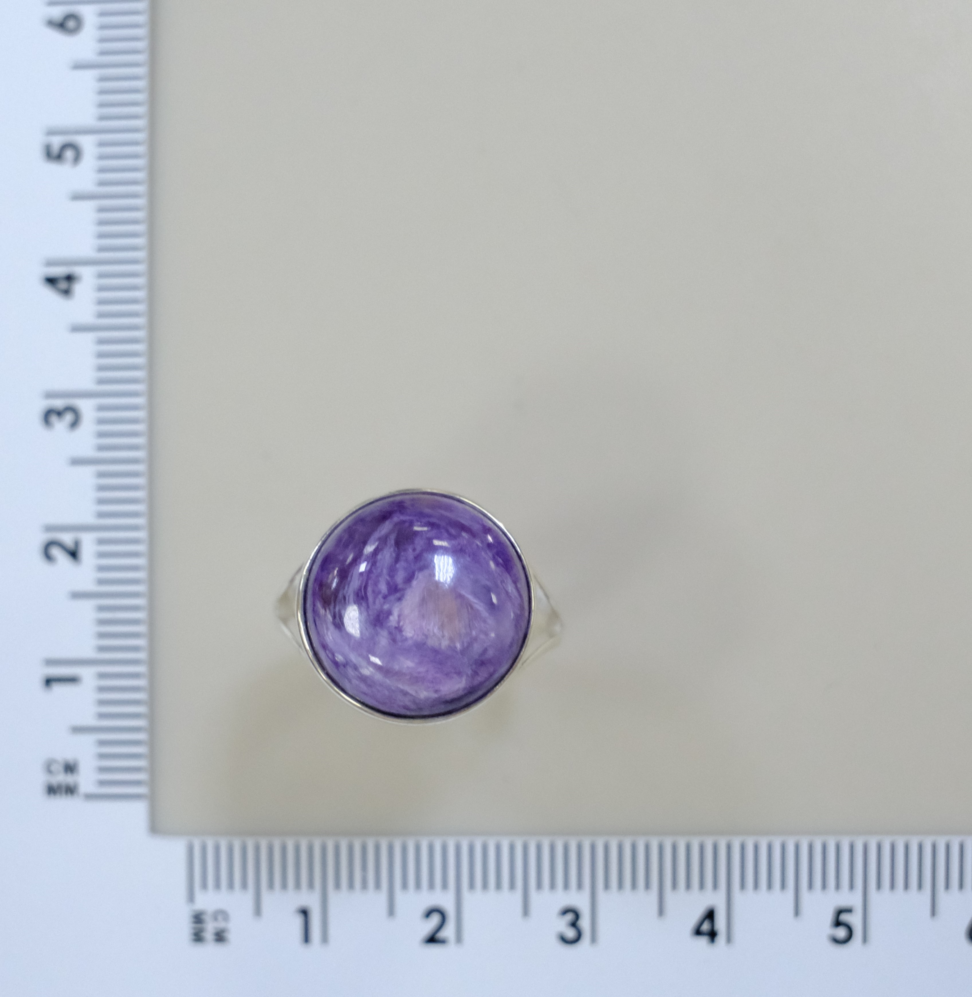 Серебряное кольцо с чароитом